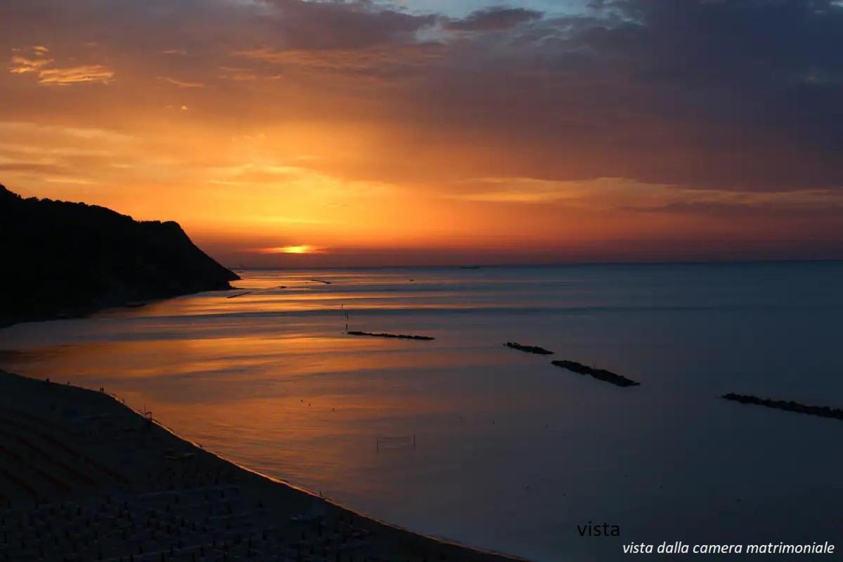 דירות פסארו Tramonto In Baia מראה חיצוני תמונה